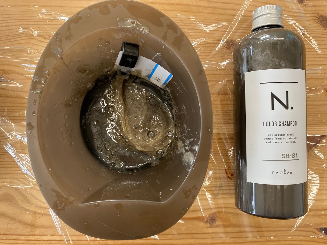 シルバーで髪が緑になる 実験してみた シルバーシャンプーで黄ばみが取れず緑化したときの対処法を調査 紫シャンプー解析ランキングlabo